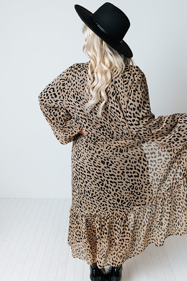 Looking At London Leopard Duster Overly in Warm Taupe Curves Image - 5