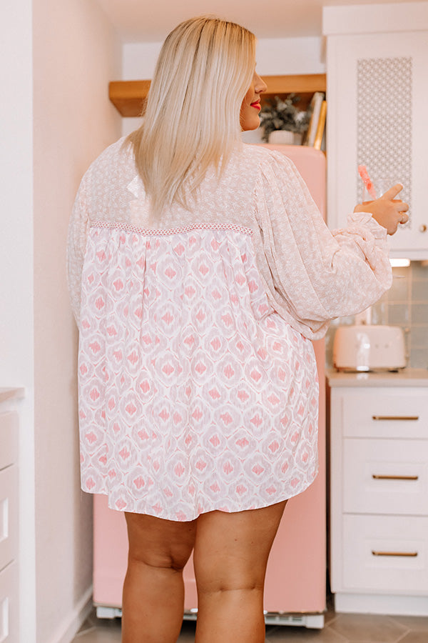 Fashionable Favor Shift Top In Pink Curves Image - 4