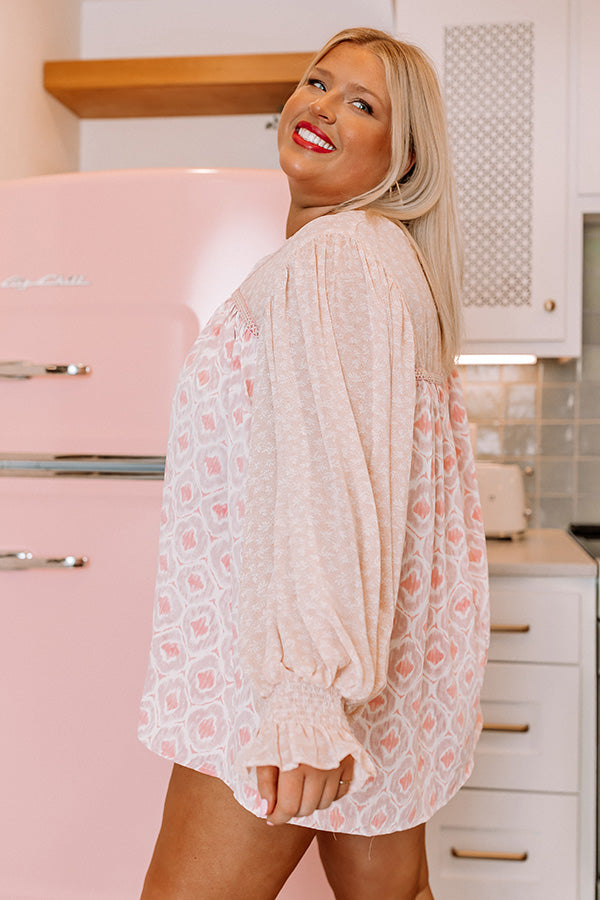 Fashionable Favor Shift Top In Pink Curves Image - 3