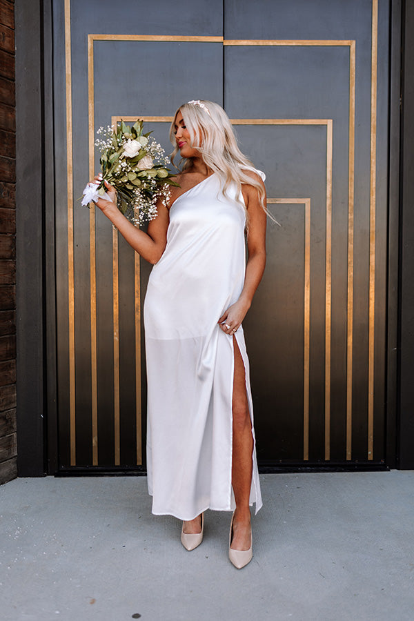 Class And Charm Maxi In White Image - 4