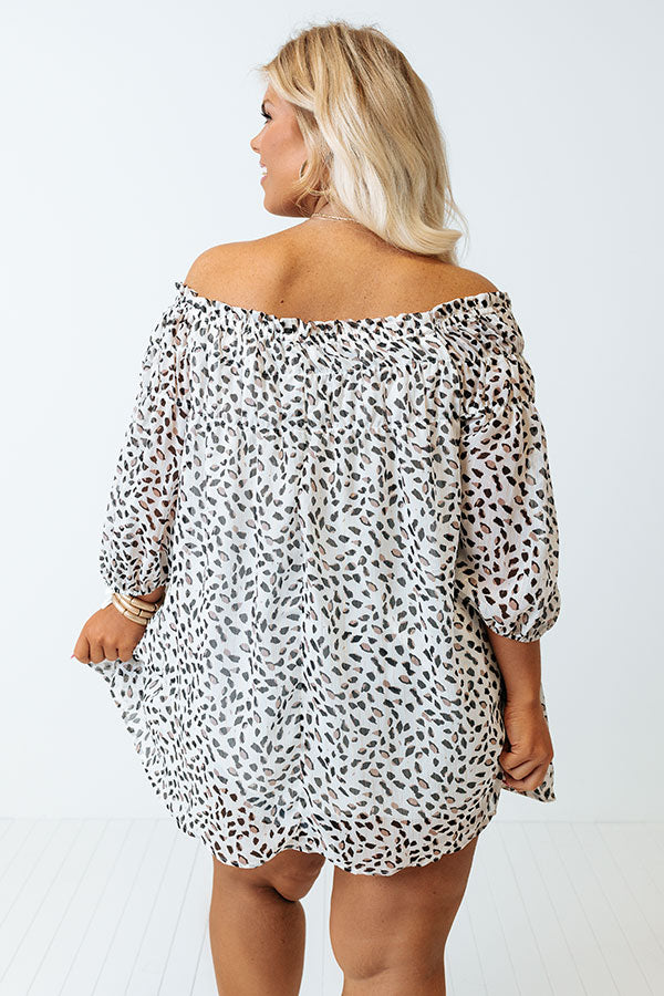 Made For Merriment Shift Top in White Curves Image - 5