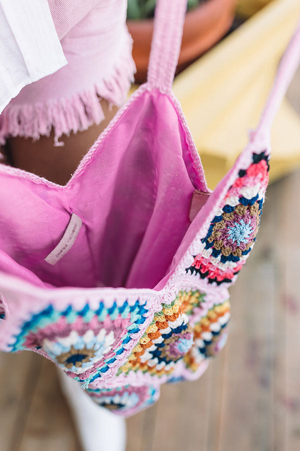 Beachside Cafe Crochet Bag Image - 5