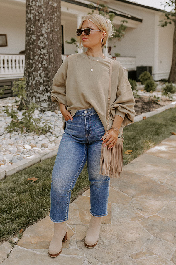 To The Mountains Sweatshirt In Sage Curves Image - 1