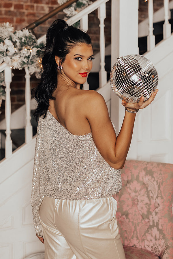 https://www.shopimpressions.com/cdn/shop/products/2210253886000-2022111409441400-dd521105middle-of-the-night-sequin-top-in-champagne_1024x1024.jpg?v=1668733332