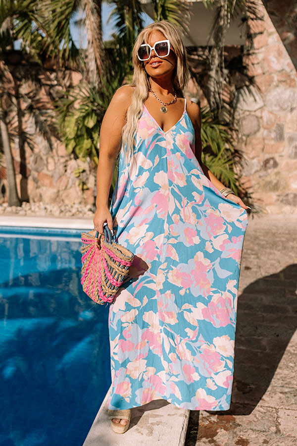 Picking Petals Maxi in Sky Blue Curves Image - 5