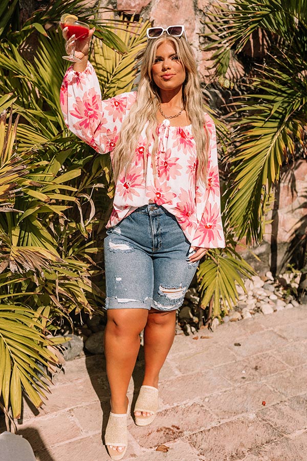 Memorable Meeting Floral Top Curves Image - 5