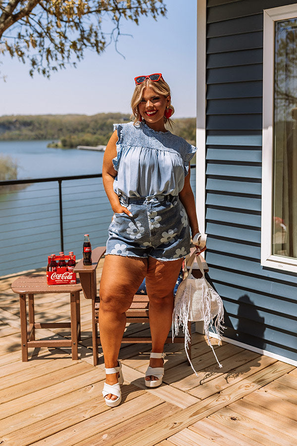 Loop Around Chambray Top In Light Wash Curves Image - 5