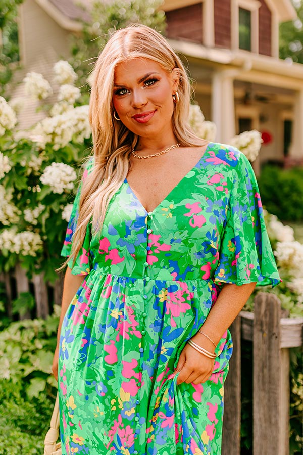 Sailboat Soiree Maxi in Kelly Green Curves Image - 3