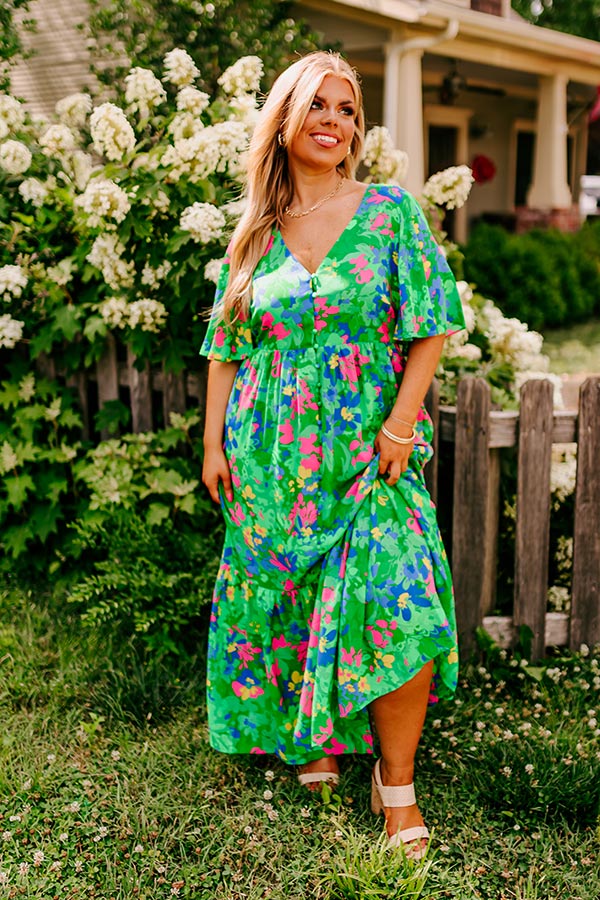 Sailboat Soiree Maxi in Kelly Green Curves Image - 5