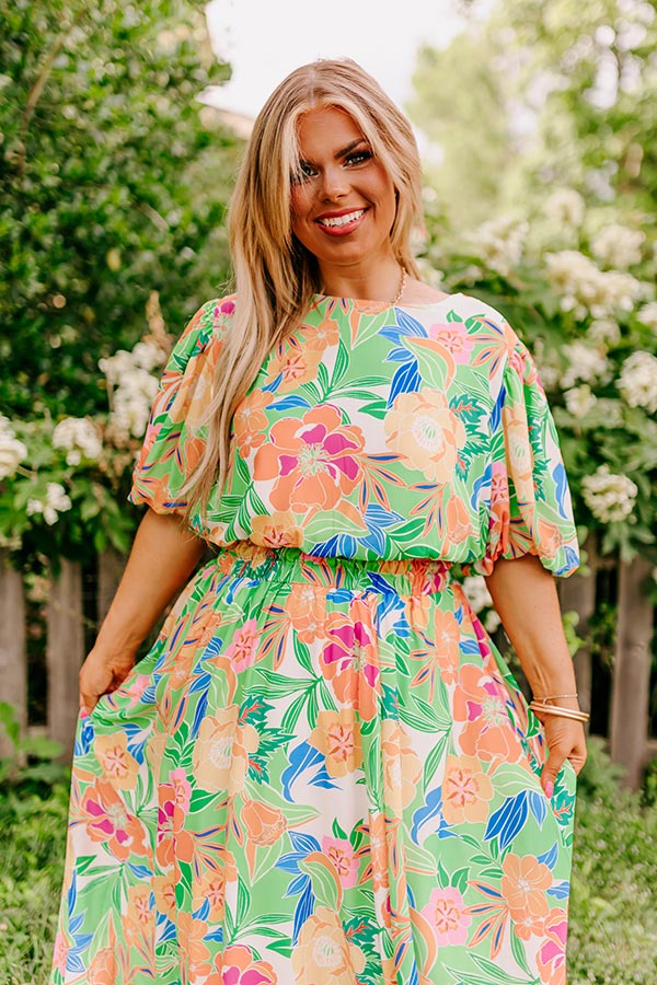 Fan of Floral Midi Curves Image - 3