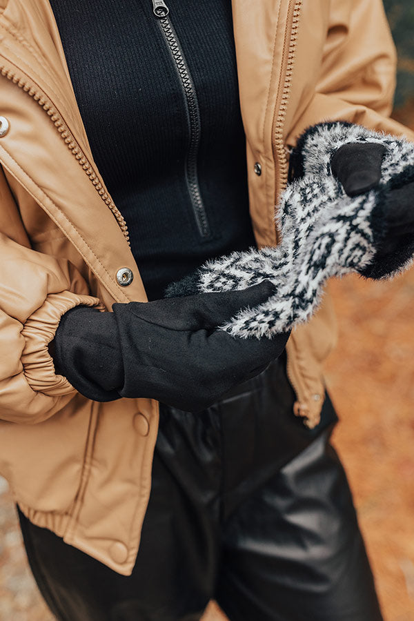 Cool Touch Tech Gloves in Black Image - 5