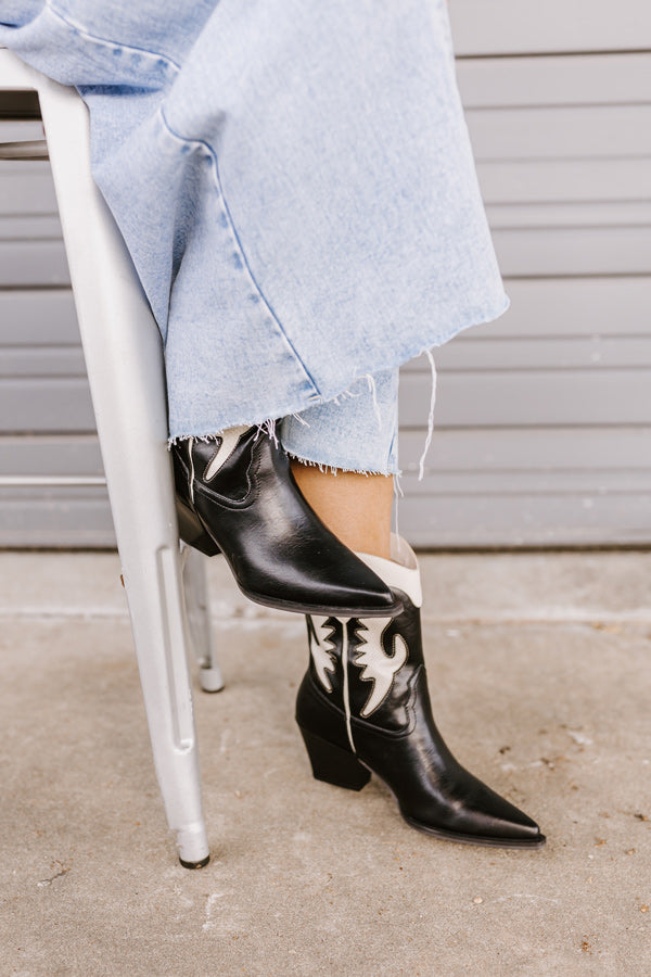 The Edith Faux Leather Cowboy Boot In Black Image - 3