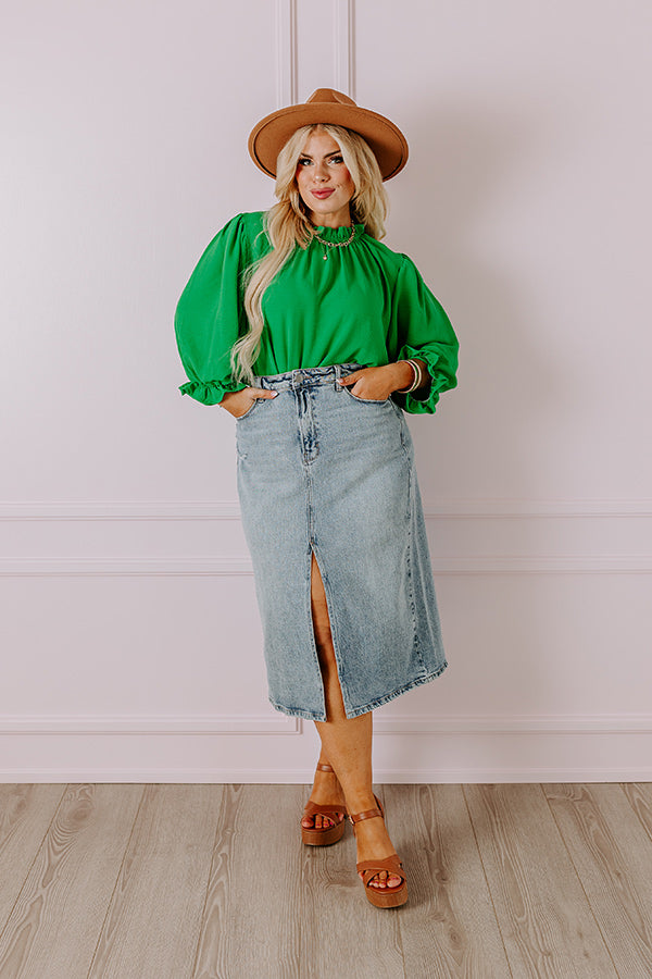 Floral Market Pleated Shift Top In Kelly Green Curves